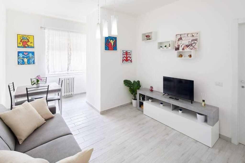 Sunny San Siro Stadio Apartment Milano Esterno foto